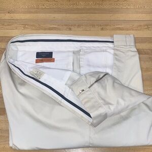 Dockers Men's Chinos in Cream Pants Size  34 X 32